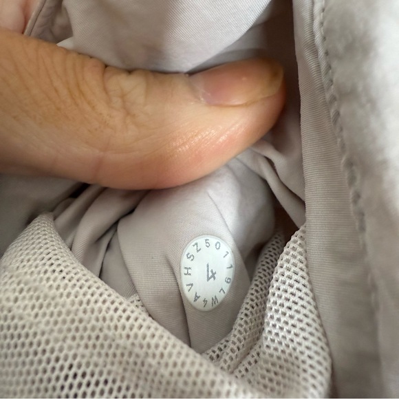 Lululemon Women’s Reversible Bomber Jacket in Pale Blush Pink size 4 - Picture 13 of 16